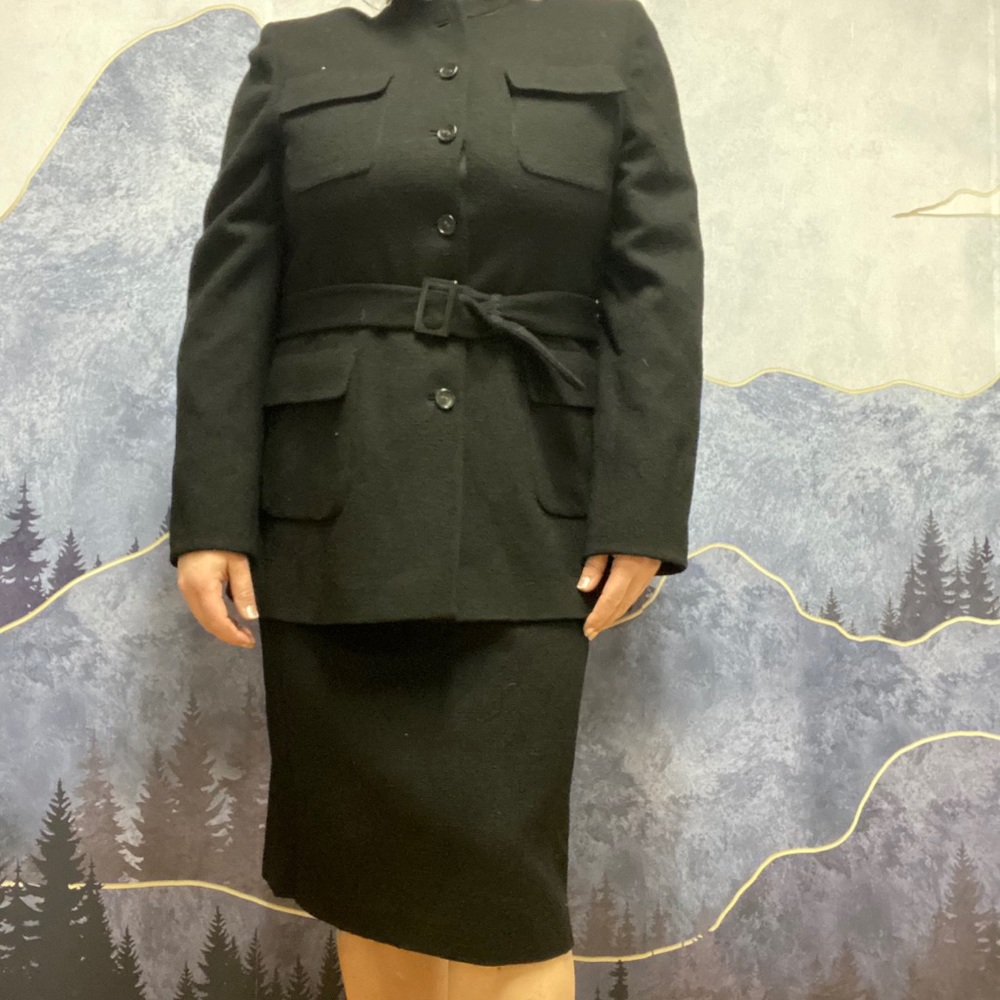 Ellen Tracy ladies suit/skirt -16 top - 14 skirt